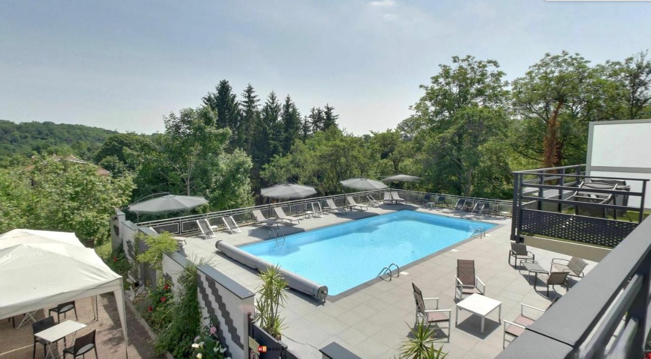 Logis Hotel Maison Carree Restaurant O Carre Dart Mereville  Экстерьер фото
