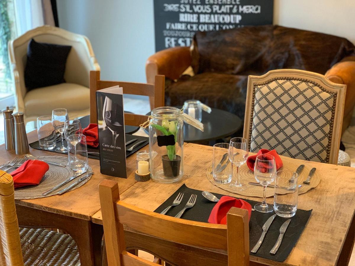 Logis Hotel Maison Carree Restaurant O Carre Dart Mereville  Экстерьер фото