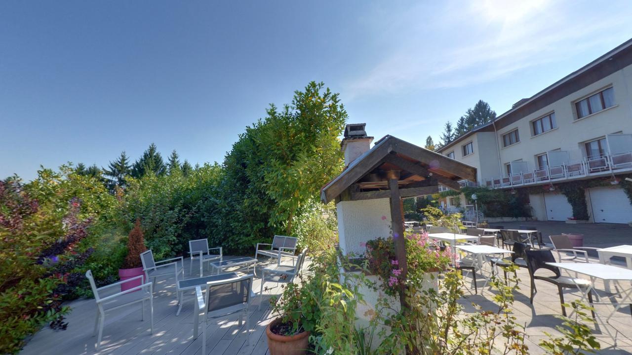 Logis Hotel Maison Carree Restaurant O Carre Dart Mereville  Экстерьер фото
