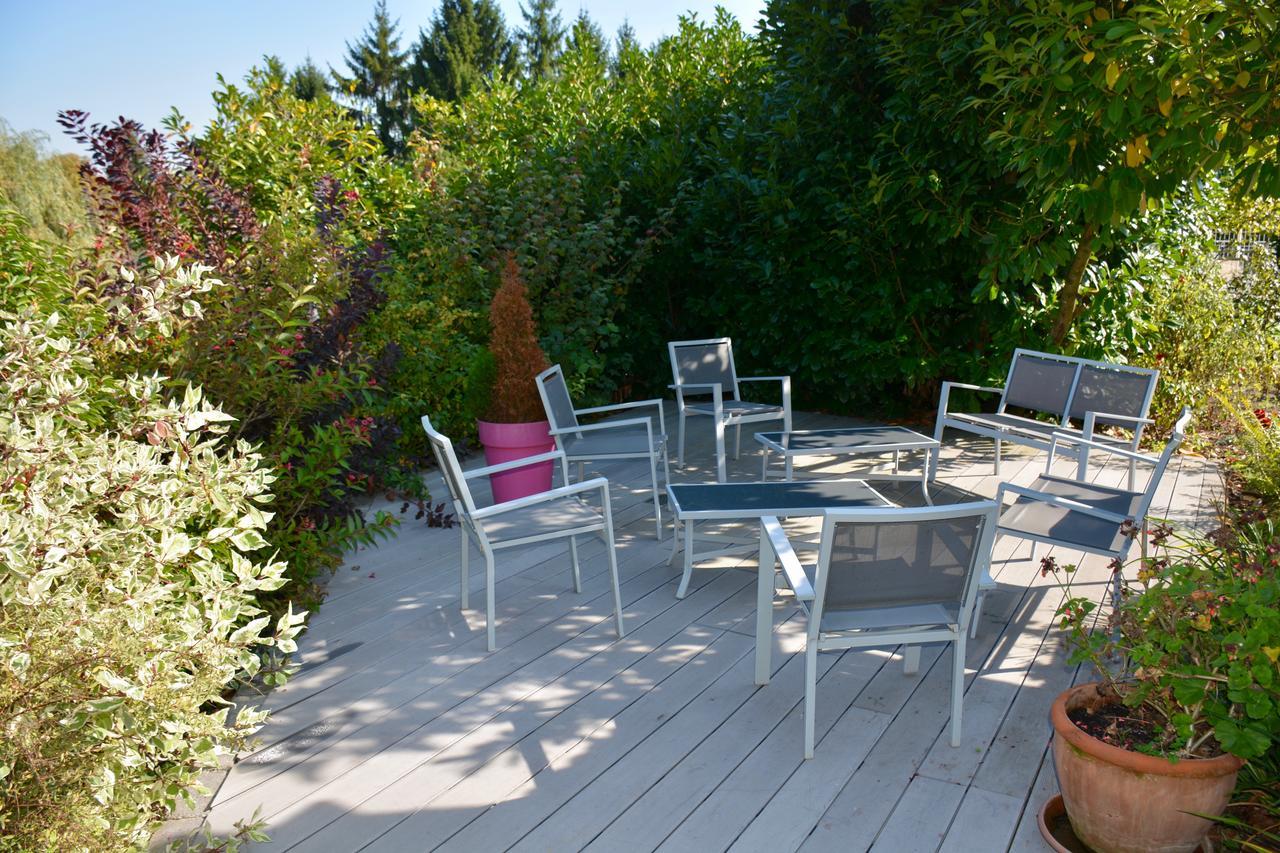 Logis Hotel Maison Carree Restaurant O Carre Dart Mereville  Экстерьер фото