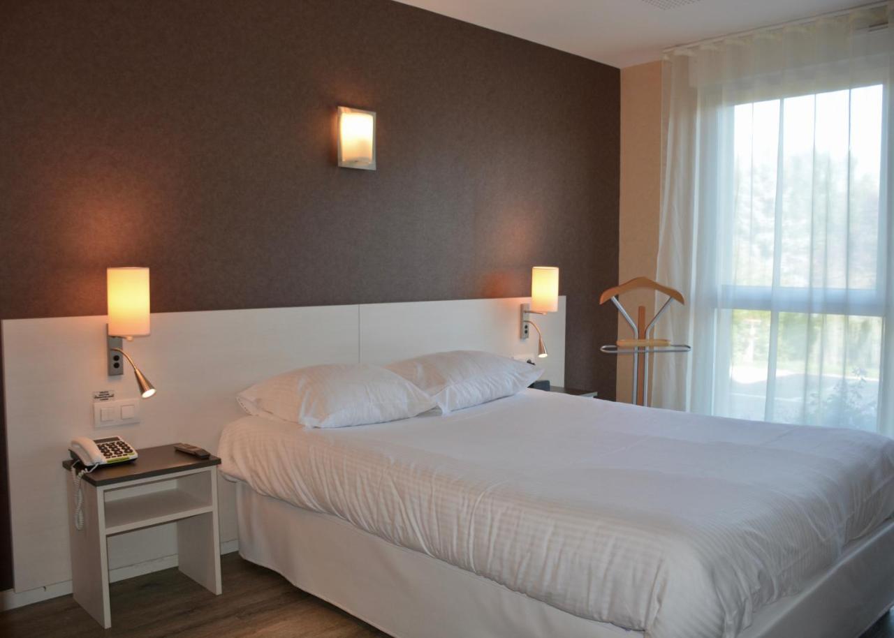 Logis Hotel Maison Carree Restaurant O Carre Dart Mereville  Экстерьер фото